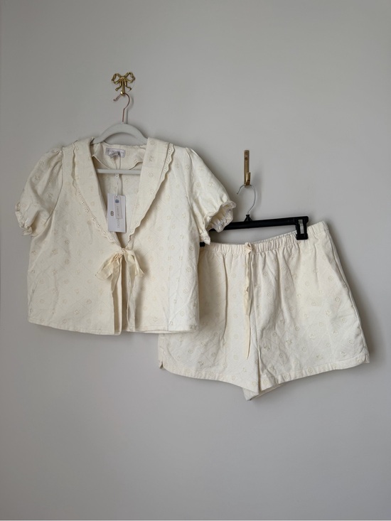 Caroline Constas Pants - Caroline Constas Cream Eyelet cotton Short sleeve sailor tie Top & Shorts set